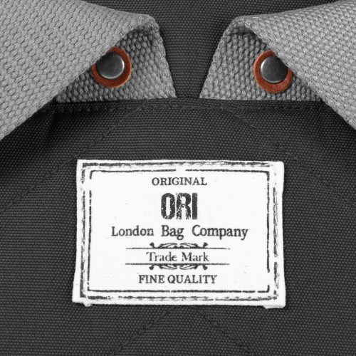 ORI FINCHLEY A MEDIUM Canvas CARBON Label