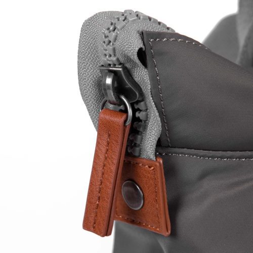 Ori Bantry B Medium Graphite Zip